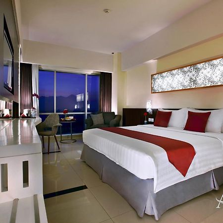Atria Hotel Malang Exterior foto