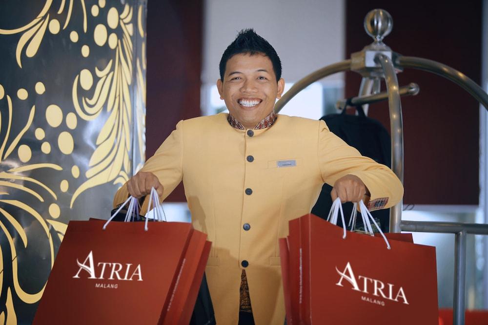 Atria Hotel Malang Exterior foto