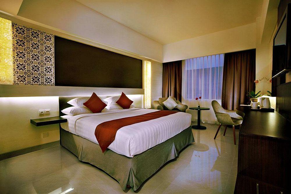 Atria Hotel Malang Exterior foto
