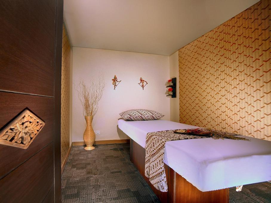 Atria Hotel Malang Exterior foto