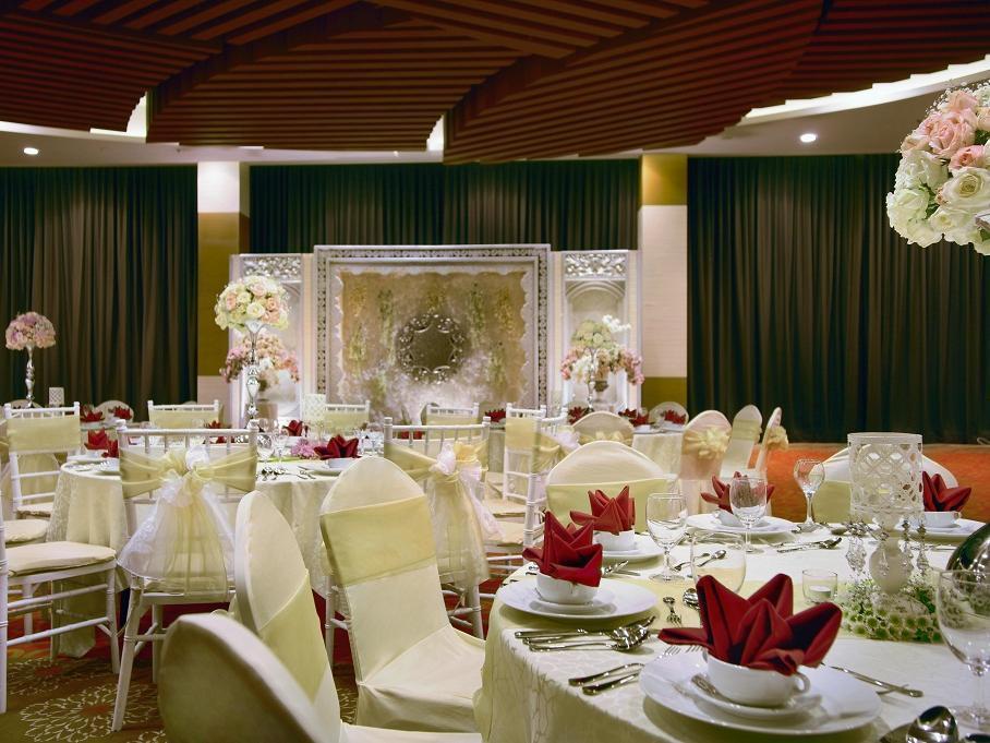 Atria Hotel Malang Exterior foto
