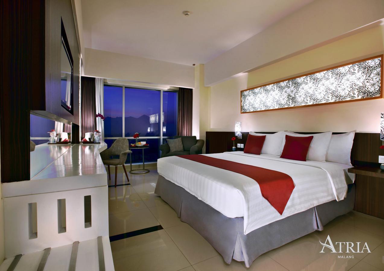 Atria Hotel Malang Exterior foto